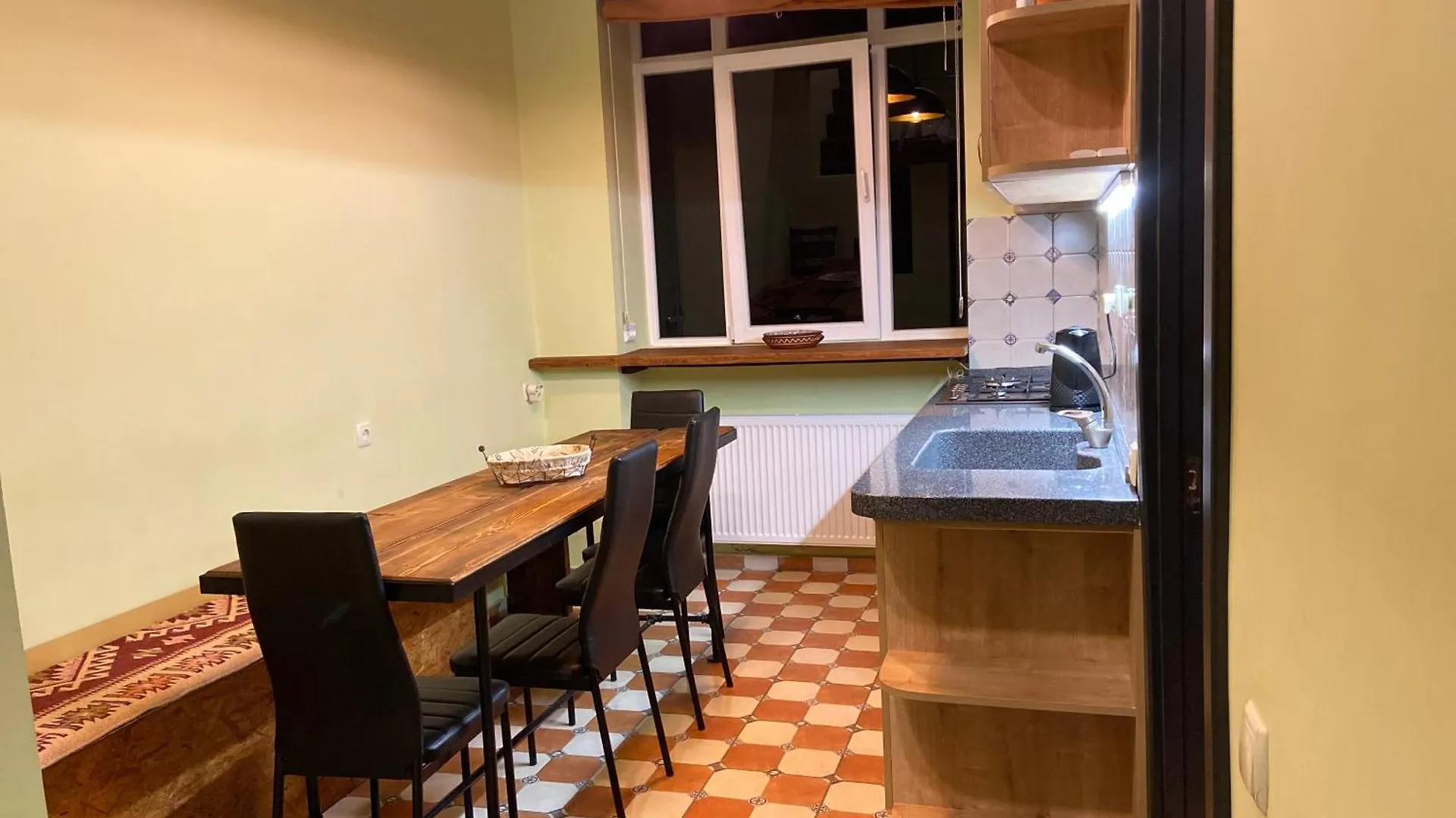 Duplex Apartment In Old Tbilisi 0*,